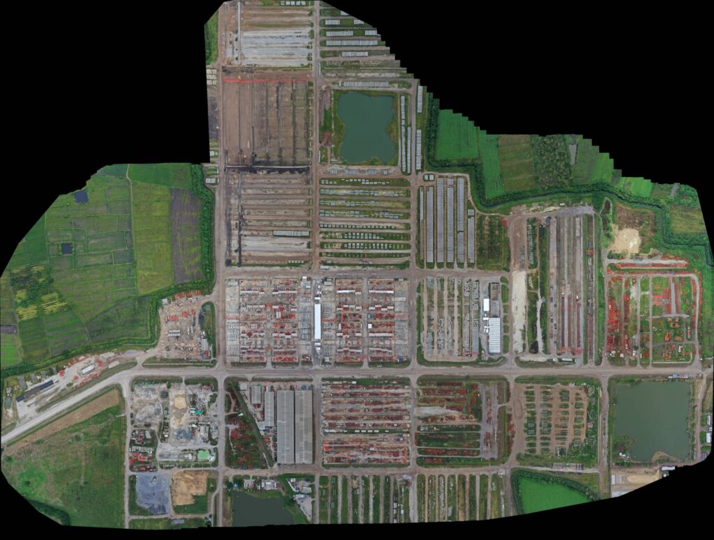 Orthophoto ลานวัสดุและพื้นที่ก่อสร้างขนาดใหญ่